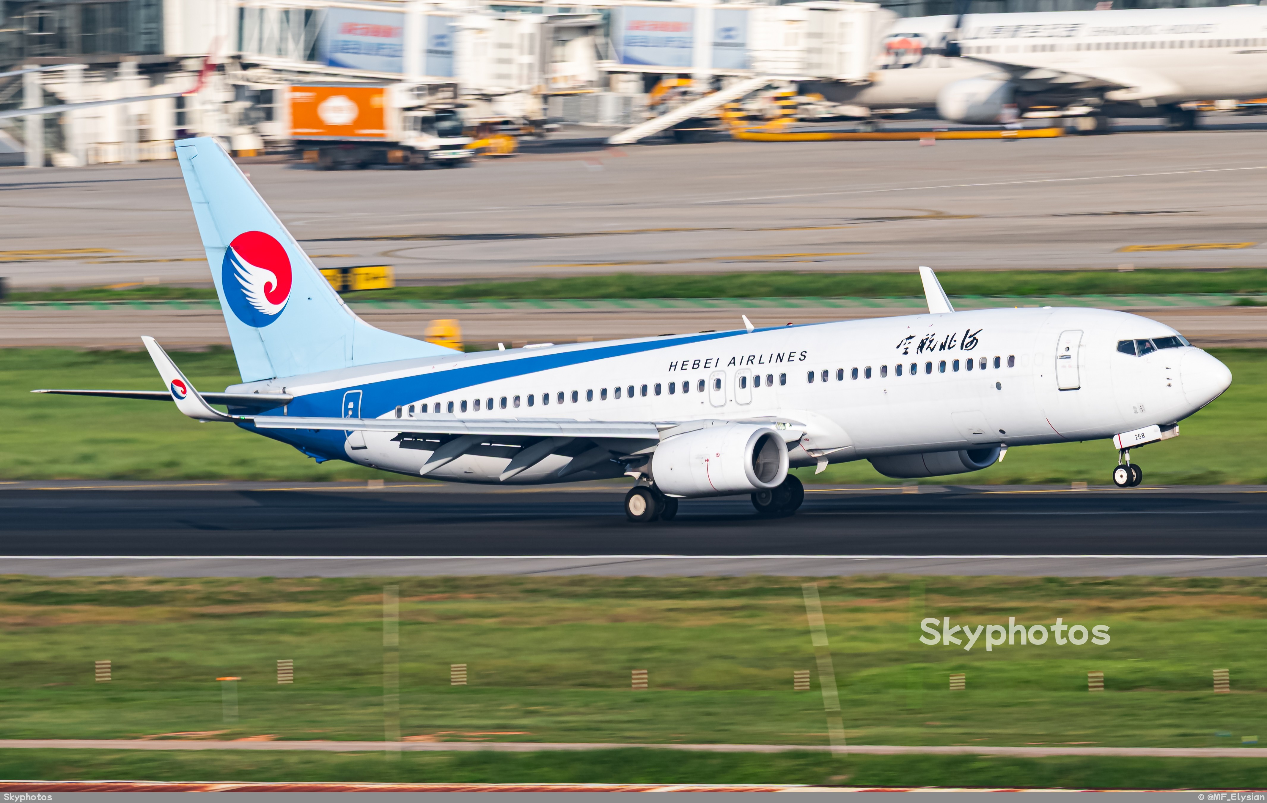 河北航空 B737-800(WL)